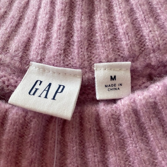 Gap sweater💜 - Picture 2 of 5